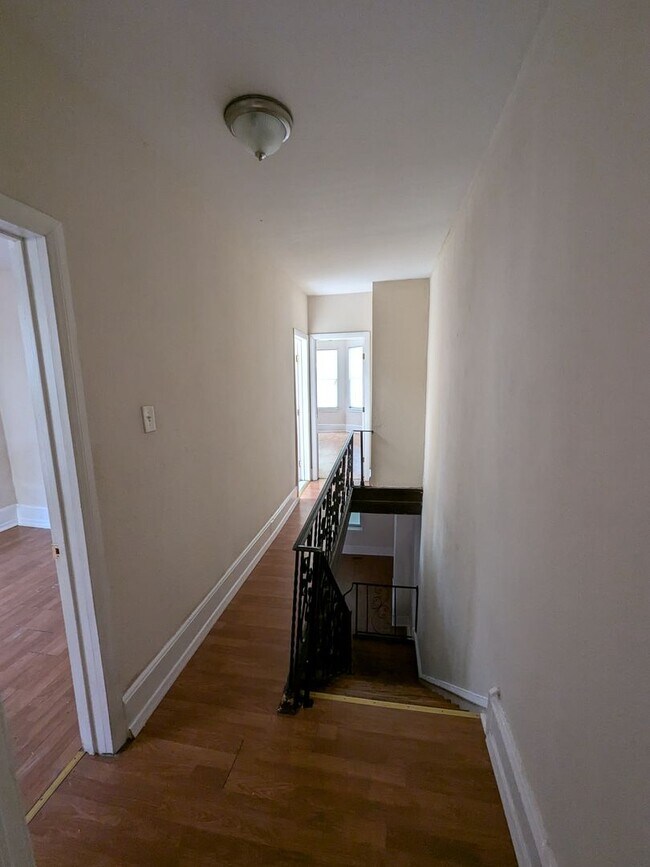 Building Photo - Spacious Home - West Philadelphia
