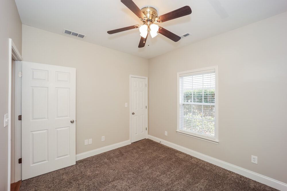 Building Photo - 31 Village Park Dr