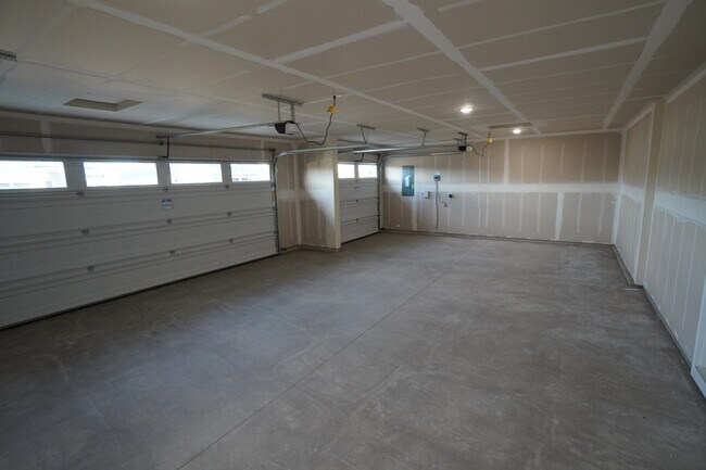 Building Photo - 5813 W Stavros St