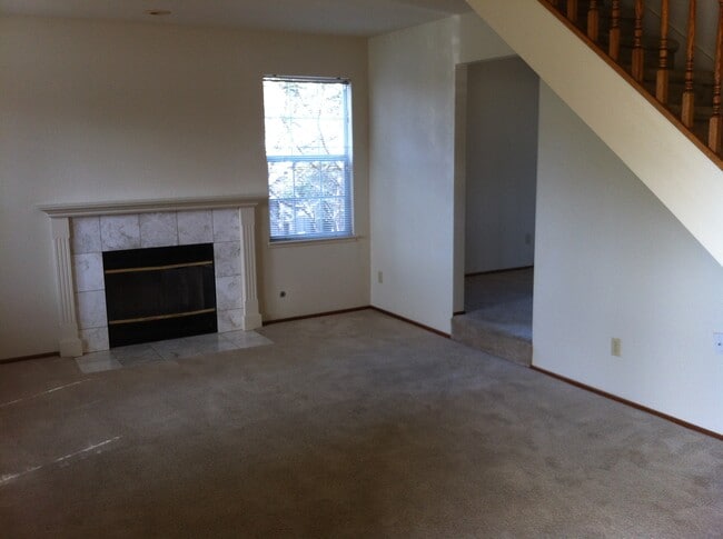 Building Photo - 387 Redwood Heights Ct