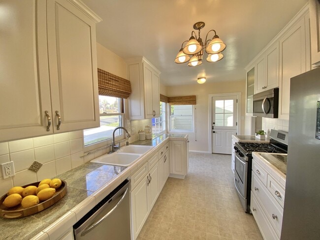 Building Photo - 4491 Coronado Ave