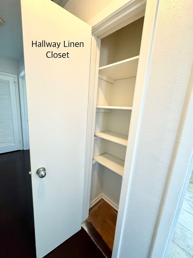 Building Photo - SUPERB Home in Sea Gate - close to Market ...