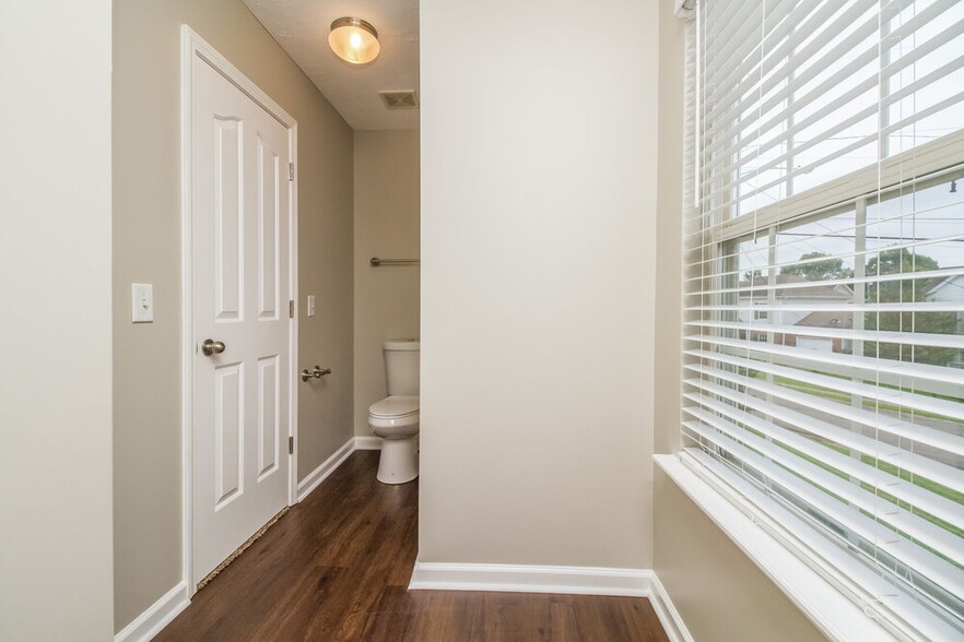 Building Photo - 3011 Ace Wintermeyer Dr