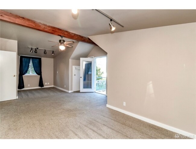 Building Photo - 2215 E 68th St