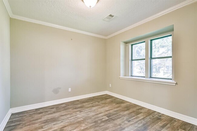 Building Photo - 4703 Ironwood Dr