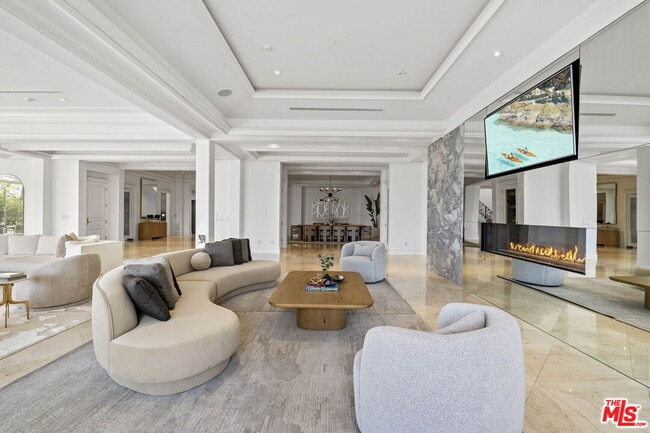 Building Photo - 360 Trousdale Pl