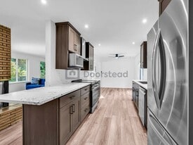 Building Photo - 3533 NE 17th Pl