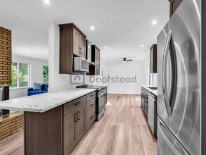 Building Photo - 3533 NE 17th Pl