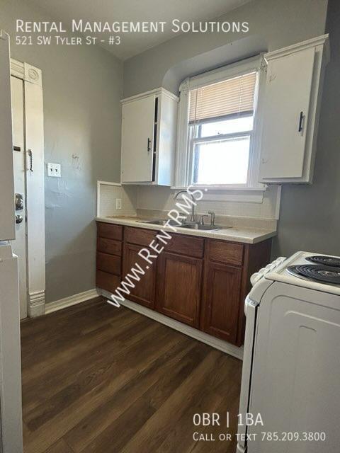 Building Photo - 521 SW Tyler St