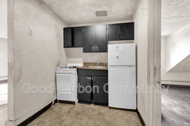 Building Photo - 111 Cottage St