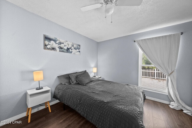 Building Photo - 6322 Sunset Ave