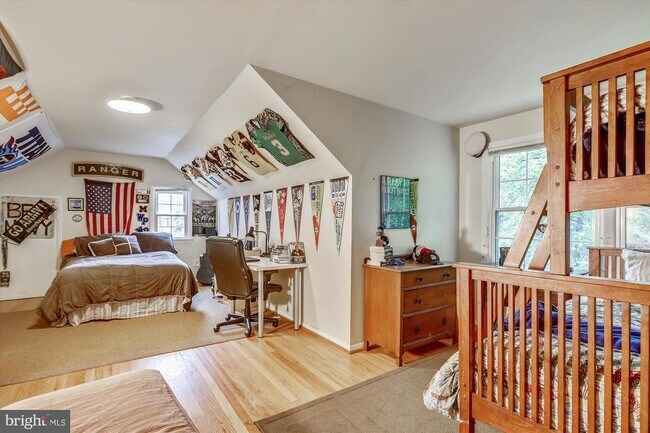 Building Photo - 1048 Dalebrook Dr