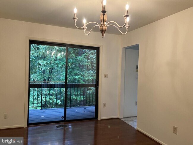 Building Photo - 8729 Sheridan Farms Ct