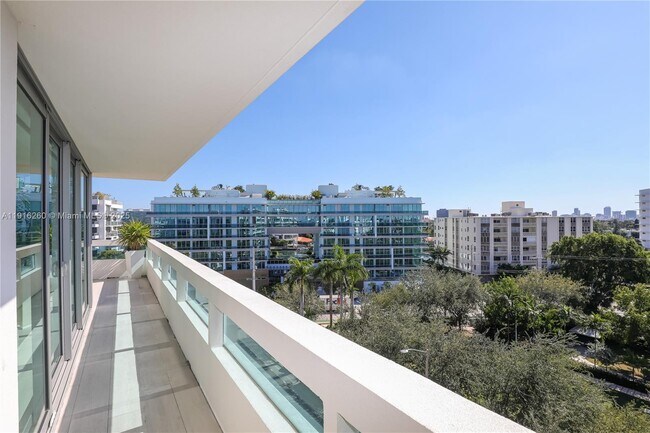 Building Photo - 1025 92nd St