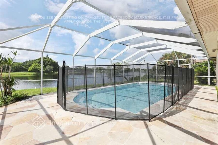 Building Photo - 10320 NW 18th Pl