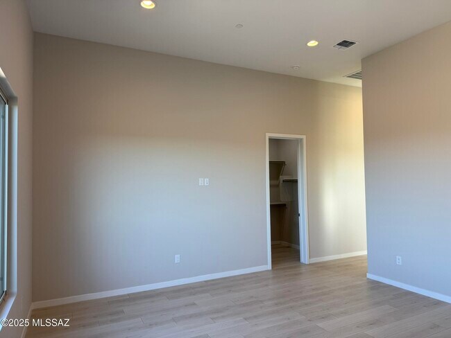 Building Photo - 5981 East Calle Agua Verde