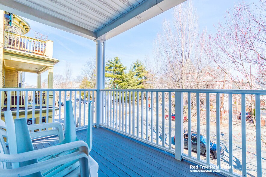 Building Photo - 31 Pleasant St