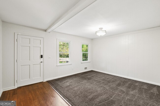 Building Photo - 5659 Whispering Pines Rd