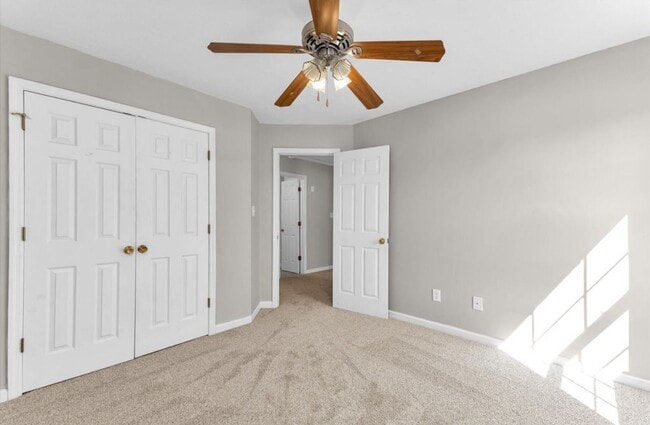 Building Photo - 4Bed 2.5Bath