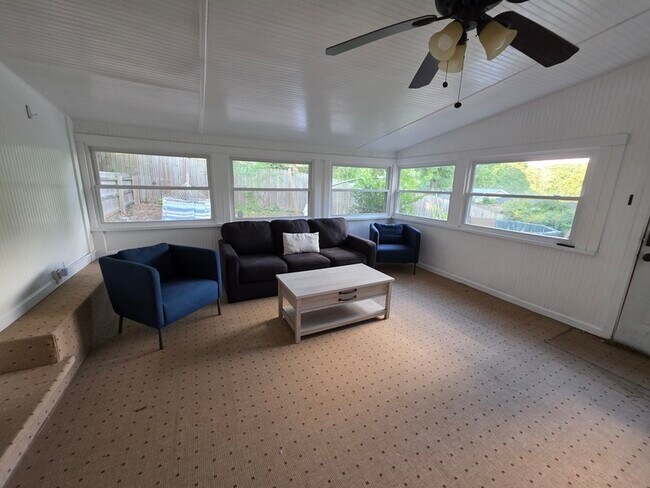 Building Photo - 3659 Ashwood Dr SE