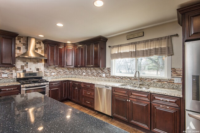 Building Photo - 106 Sharon Dr