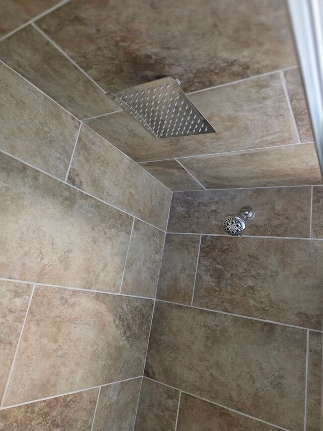 Building Photo - 214 Lobban St