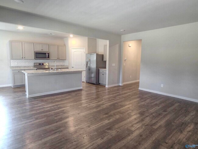 Building Photo - 117 Edensmith Dr