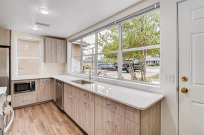 Building Photo - "Cozy 1-Bed Oasis in Titusville: Perfect Comfort on Main Street!"