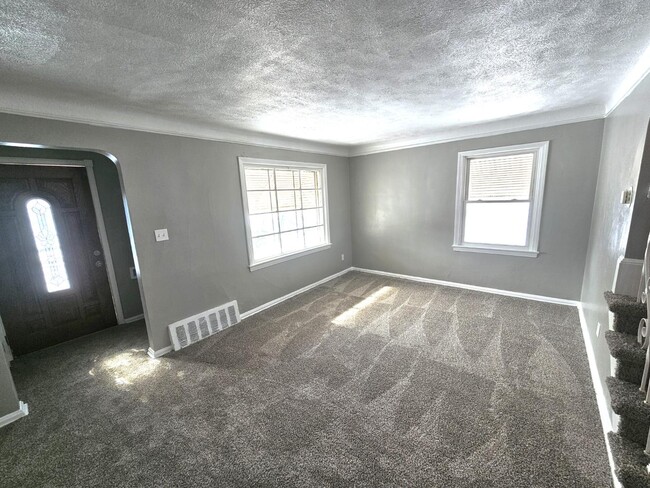 Building Photo - 18413 Lewis Dr