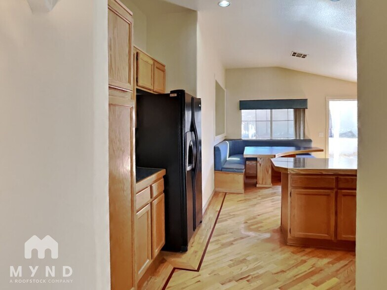 Building Photo - 7599 W Diablo Dr