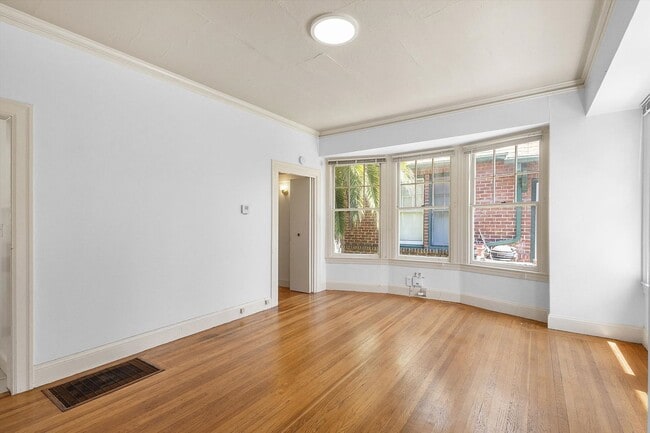 Building Photo - 1801 Alameda Ave