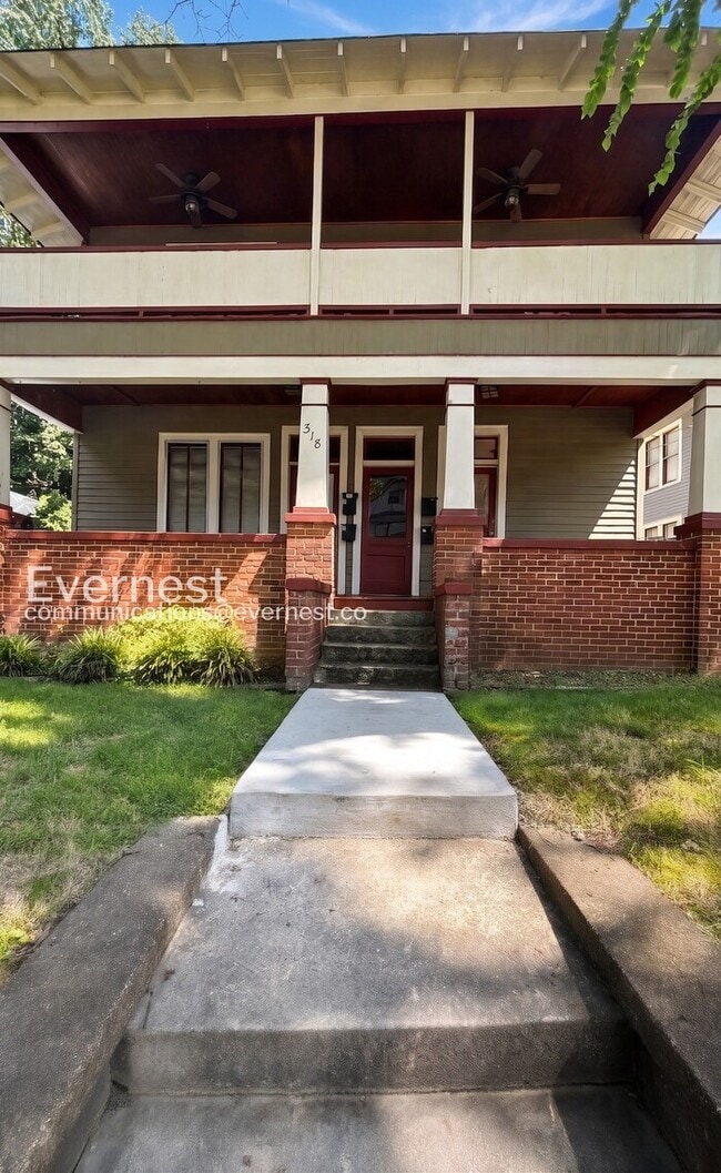 Building Photo - 318 Tremont St