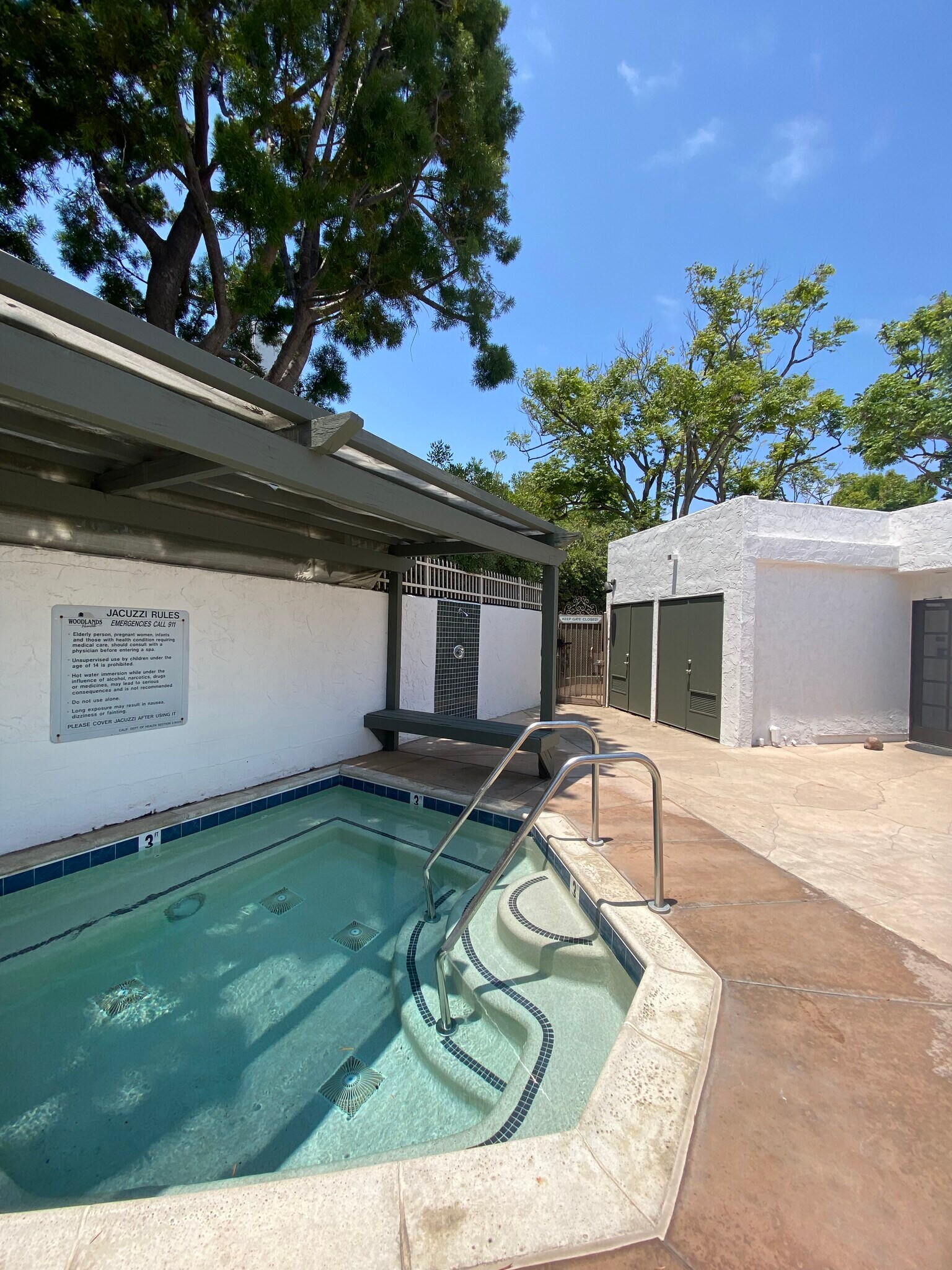 Building Photo - 8722 Villa La Jolla Dr