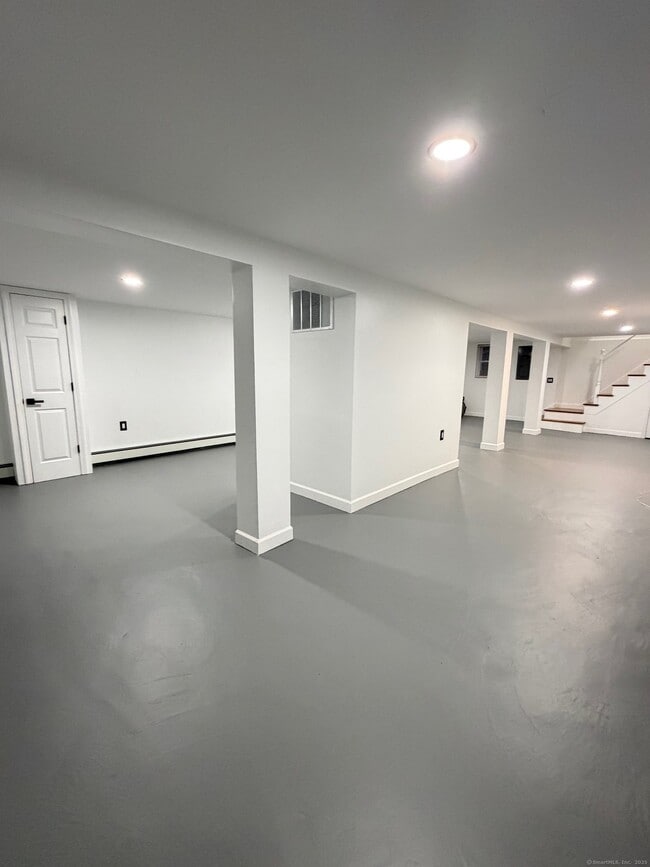 Building Photo - 29 Blueberry Hill Rd