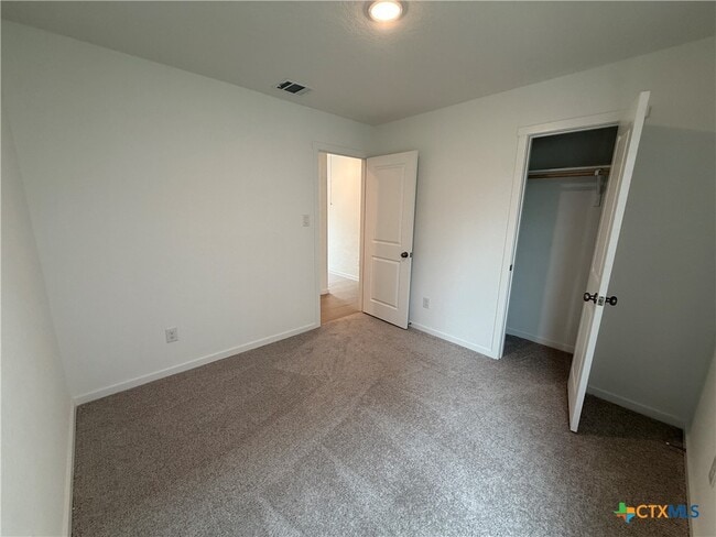 Building Photo - 130 Pastar Fls