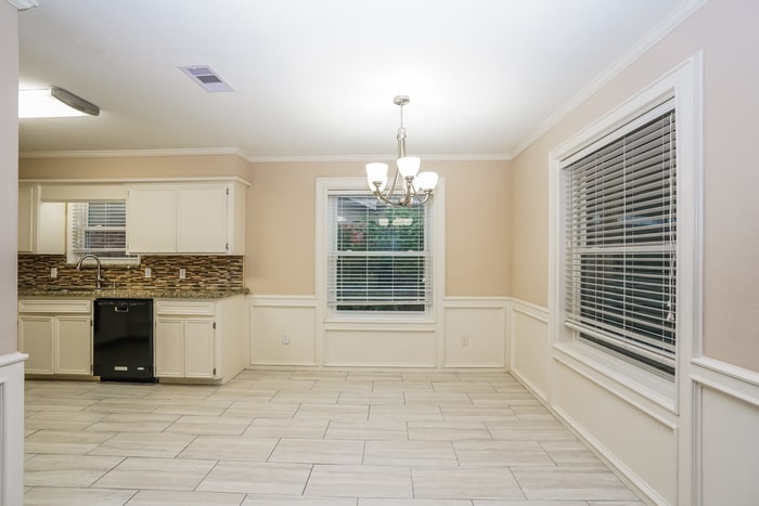 Building Photo - 152 Bastrop St