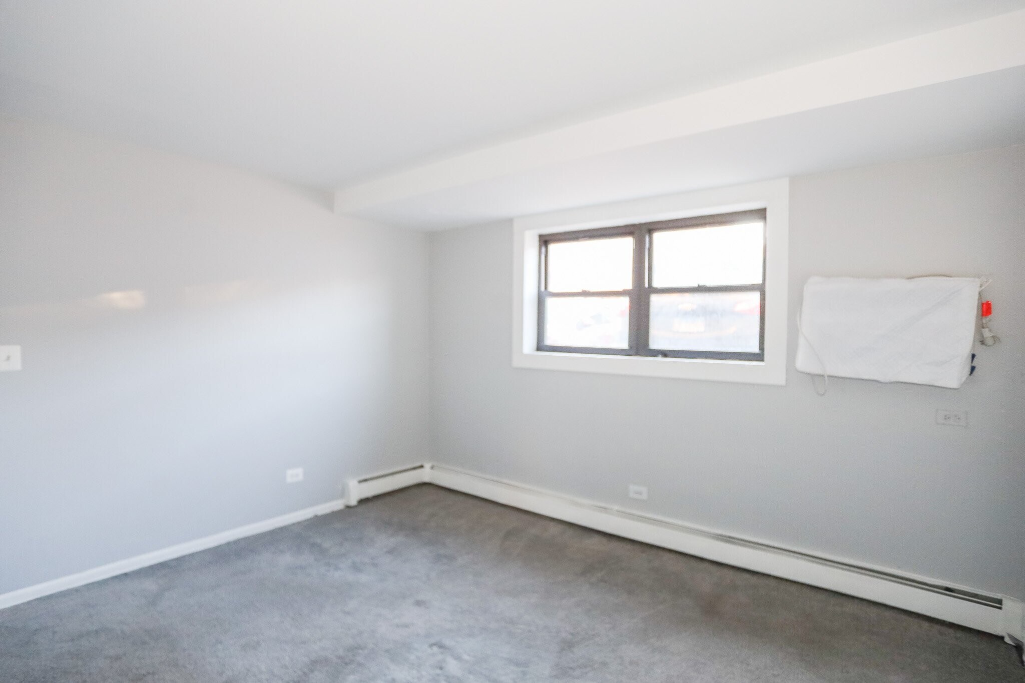 Building Photo - 9012 Lamon Ave