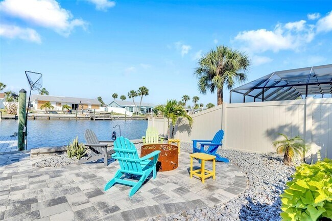 Building Photo - 1015 Spindle Palm Way