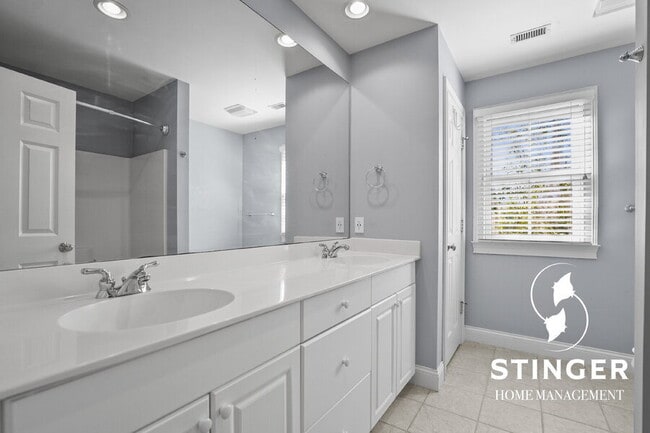 Building Photo - 130 Bartram Dr