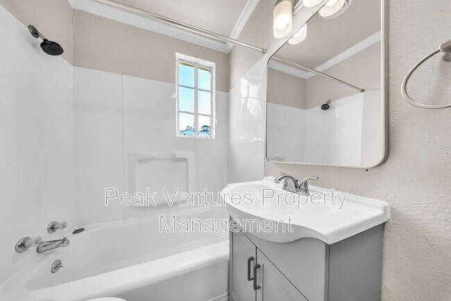Building Photo - 10 Cabot Ct