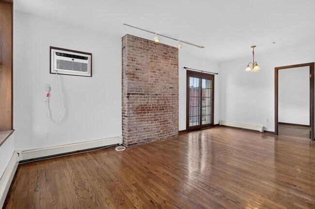 Building Photo - 1103 Washington St