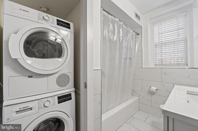 Building Photo - 3450 39th St NW