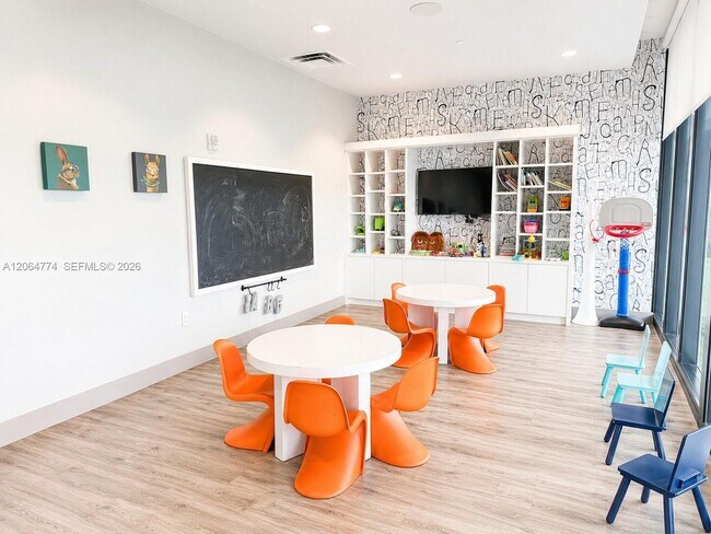 Building Photo - 5300 Paseo Blvd