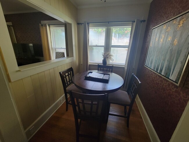 Building Photo - 33 Pigeon St