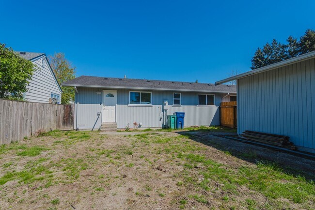 Building Photo - 1418