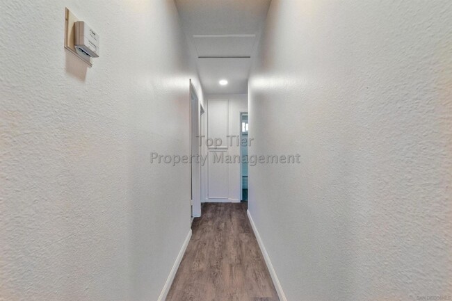 Building Photo - ***Beautiful 6 bed / 3 bath / 2,113 sqft H...