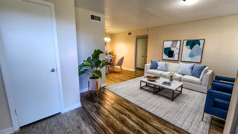 Building Photo - 7019 Huntington Park Dr