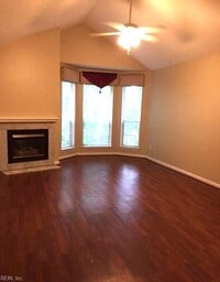 Building Photo - 921 Whistling Swan Dr