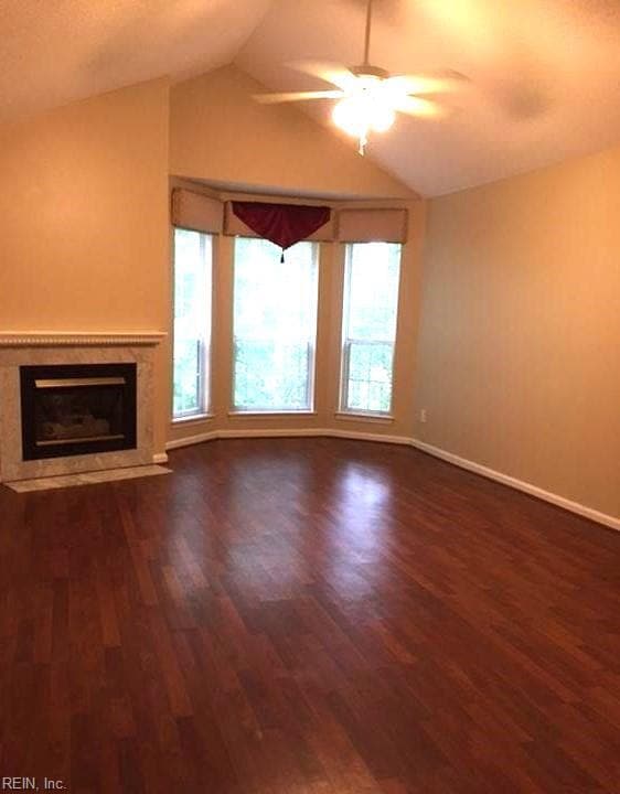 Primary Photo - 921 Whistling Swan Dr