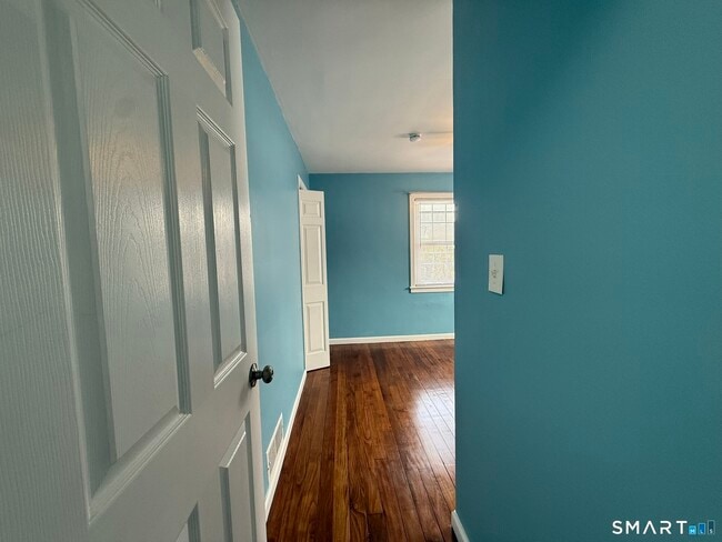 Building Photo - 22 Higbie Dr